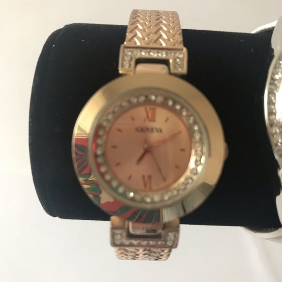 10 Fashion Watches  silver tone, gold tone, white and black - Picture 11 of 13